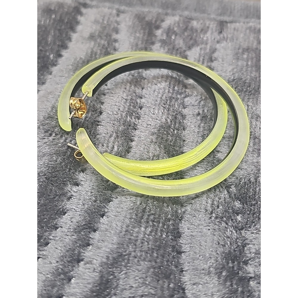 Alexis Bittar Large Skinny Neon Yellow Lucite Hoop Earrings - Picture 5 of 5